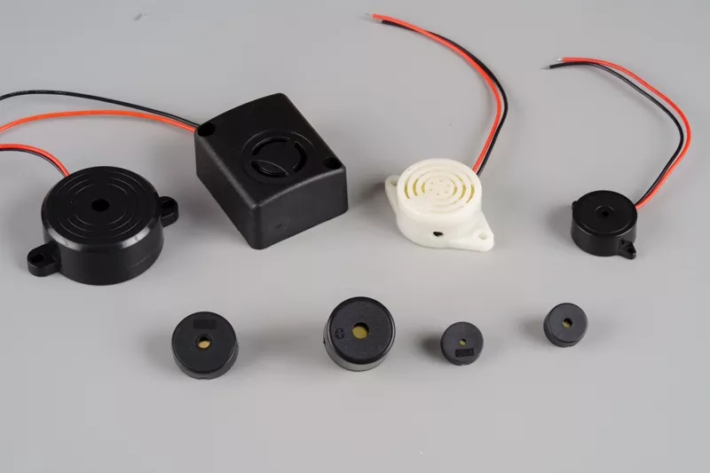 Pengeluar Buzzer Teratas Berbanding dengan Kekerapan, Voltan, Output Bunyi dan Kebolehpercayaan